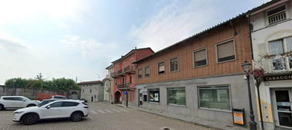 400m² Building in Alice Castello, Italy No. 376355 3