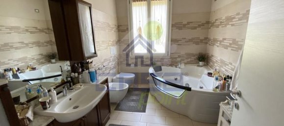 5-salle Appartement à Pandino, Italy No. 228346 8