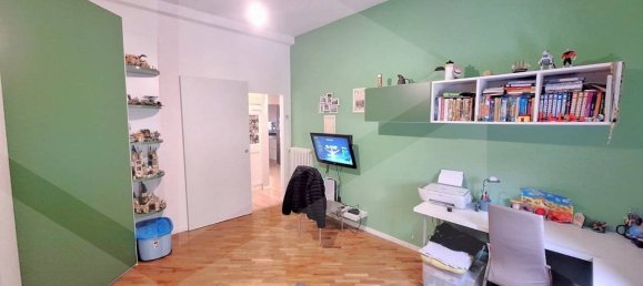 Apartamento de 3 habitaciónes en Modena, Italy No. 17494 17