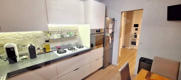 Apartamento de 3 habitaciónes en Modena, Italy No. 17494 7