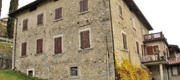 4 rooms House in Tremosine sul Garda, Italy No. 131021 2