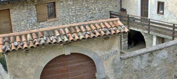 4 rooms House in Tremosine sul Garda, Italy No. 131021 4