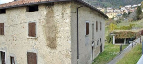 4 rooms House in Tremosine sul Garda, Italy No. 131021 3
