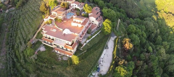 40000m² Hotel in Montescudaio, Italy No. 285871 8