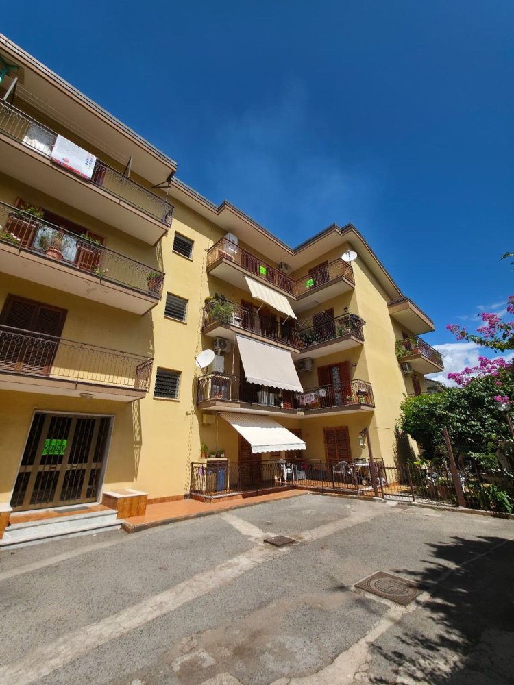 2 rooms Apartment in Montoro, Italy No. 309367