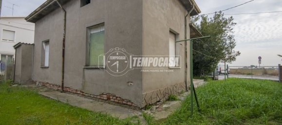 3 rooms House in Cesena, Italy No. 260572 8