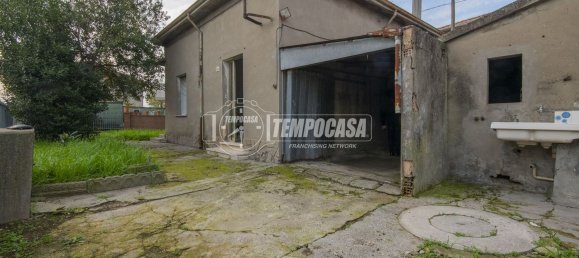 3 rooms House in Cesena, Italy No. 260572 6