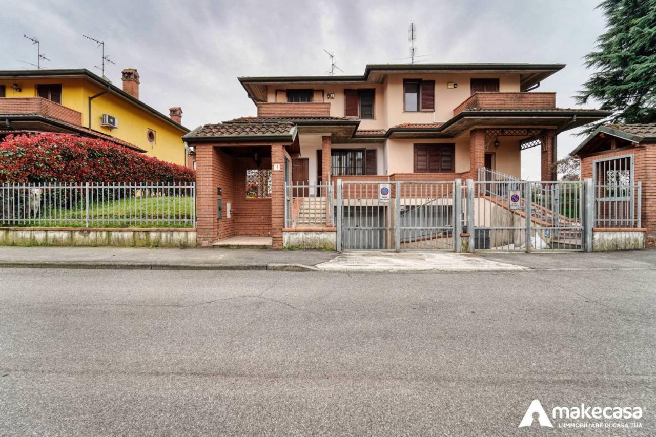 4 rooms Villa in Sordio, Italy No. 37277