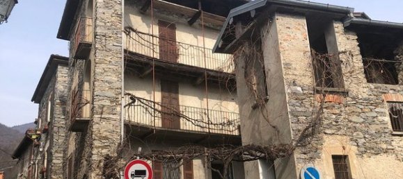 4 rooms House in Dumenza, Italy No. 100630 7