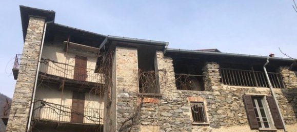 4 rooms House in Dumenza, Italy No. 100630 16