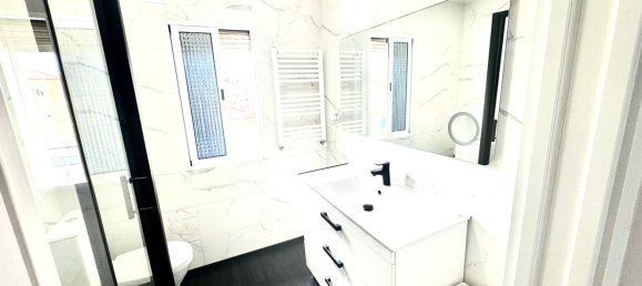 Apartamento de 3 dormitorios en Madrid, Spain No. 167441 15