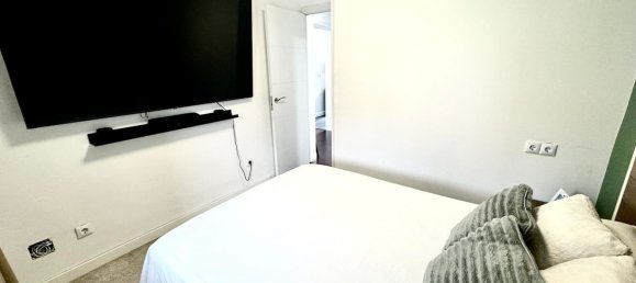 Apartamento de 3 dormitorios en Madrid, Spain No. 167441 18