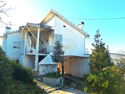 3 bedrooms House in Gondarem, Portugal No. 175318