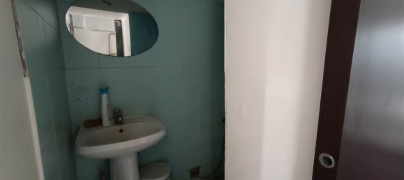 129m² Commercial property in Catania, Italy No. 356985 10