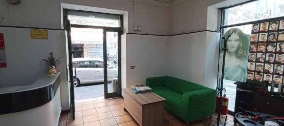 129m² Commercial property in Catania, Italy No. 356985 4