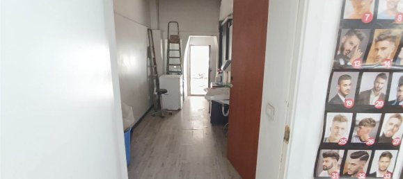 129m² Commercial property in Catania, Italy No. 356985 6