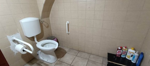 129m² Commercial property in Catania, Italy No. 356985 8