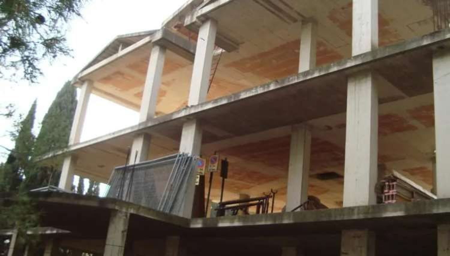 6170m² Building in Fermo, Italy No. 310587