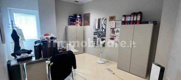 Escritório de 5 divisões em Alzano Lombardo, Italy N.º 286915 10