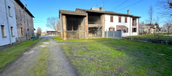 4 rooms House in Colorno, Italy No. 36759 8