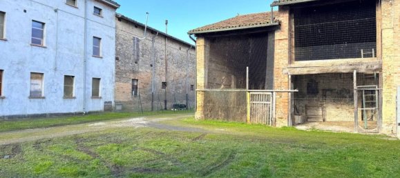 4 rooms House in Colorno, Italy No. 36759 6