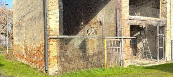 4 rooms House in Colorno, Italy No. 36759 3