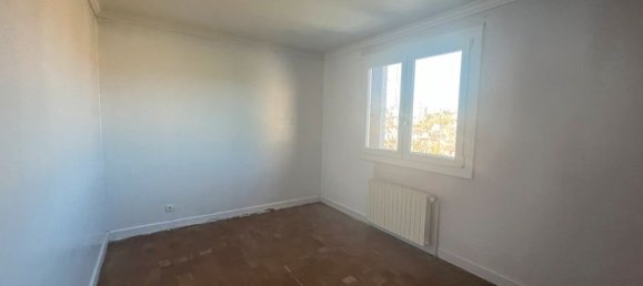 Дом с 3 спальнями в Монлюсон, Франция № 286393 3