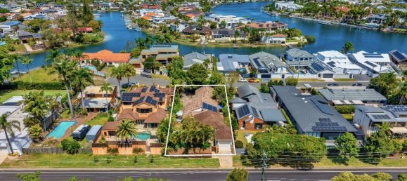 5 chambres Maison à Broadbeach Waters, Australia No. 951 22