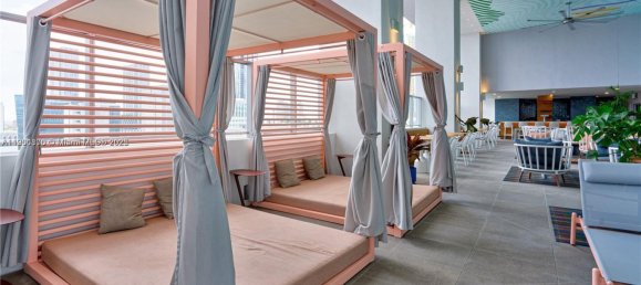 2 Schlafzimmer Gewerbliche Immobilien in Miami, USA, Nr. 615883 6