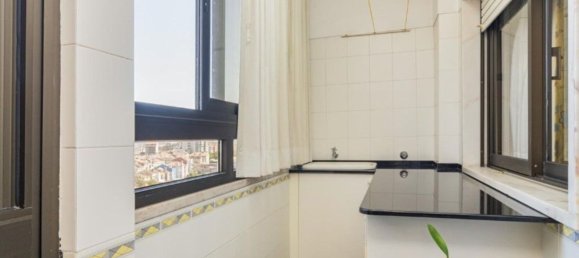 4 bedrooms Apartment in Lisbon, Portugal No. 145219 8