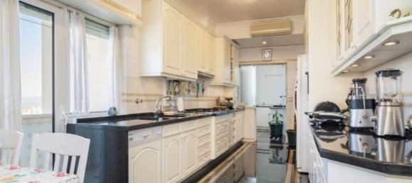 4 bedrooms Apartment in Lisbon, Portugal No. 145219 7