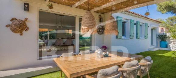 3 bedrooms Villa in Frejus, France No. 344303 6