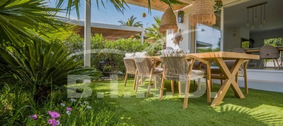 3 bedrooms Villa in Frejus, France No. 344303 3