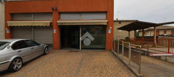 1 bedroom Apartment in Veduggio con Colzano, Italy No. 379144 4