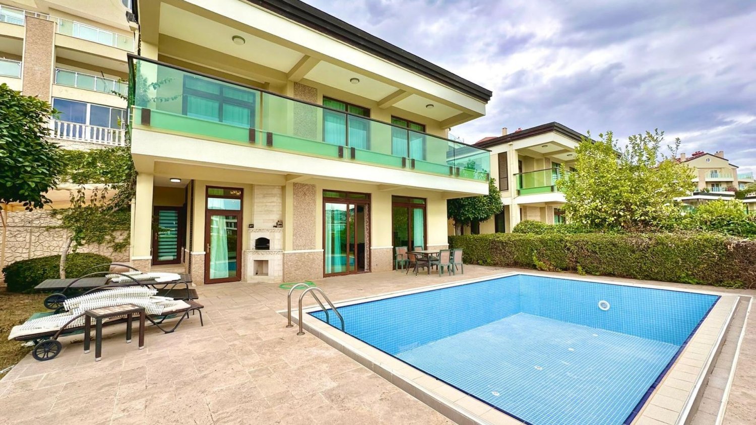 Villa 3+1 in Kargicak, Turkey No. 48074