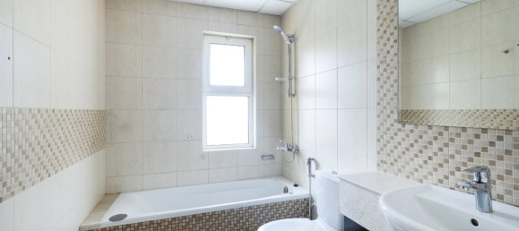 5 bedrooms Villa in The Villa, UAE No. 18958 16