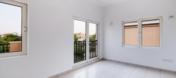 5 bedrooms Villa in The Villa, UAE No. 18958 11