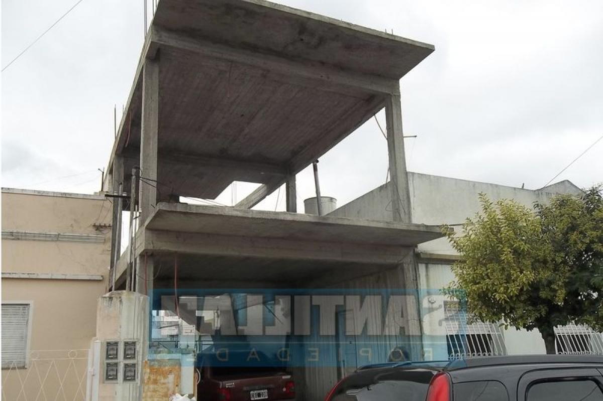 3 bedrooms House in Bermudez, Argentina No. 8064