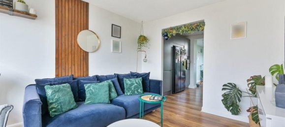 2 bedrooms House in Feltham, United Kingdom No. 9810 3