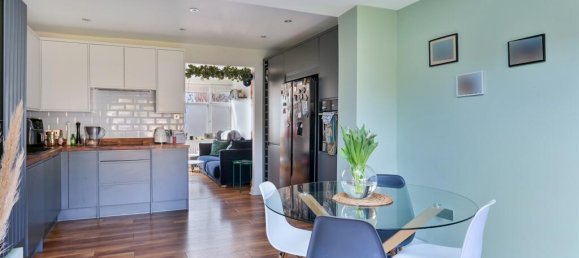 2 bedrooms House in Feltham, United Kingdom No. 9810 6