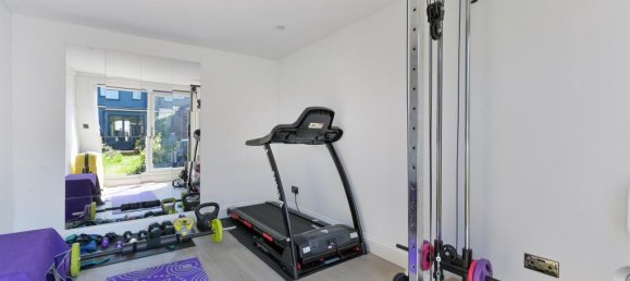 2 bedrooms House in Feltham, United Kingdom No. 9810 15