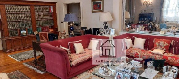 4 bedrooms Apartment in Livorno, Italy No. 220527 2
