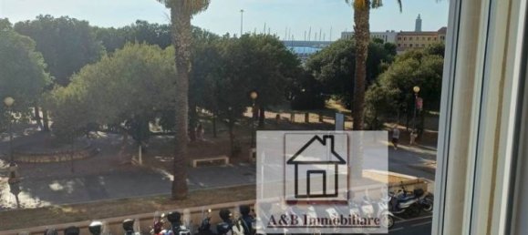 4 bedrooms Apartment in Livorno, Italy No. 220527 10