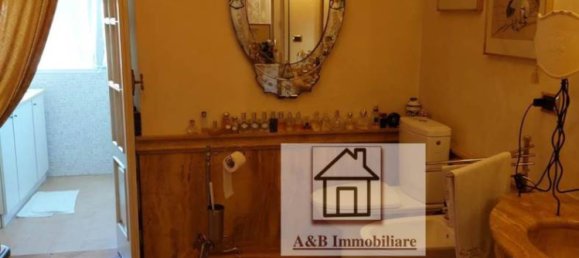 4 bedrooms Apartment in Livorno, Italy No. 220527 42