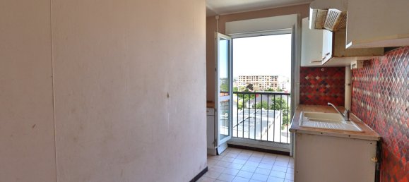 Apartamento de 2 dormitorios en Troyes, France No. 103434 3