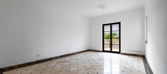 2 bedrooms Apartment in Limassol, Cyprus No. 18793 3