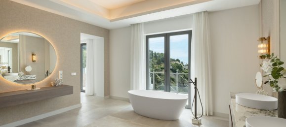 Casa de 5 dormitorios en El Madronal, Spain No. 187864 18