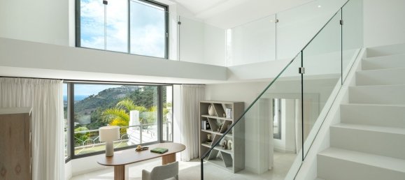 Casa de 5 dormitorios en El Madronal, Spain No. 187864 13