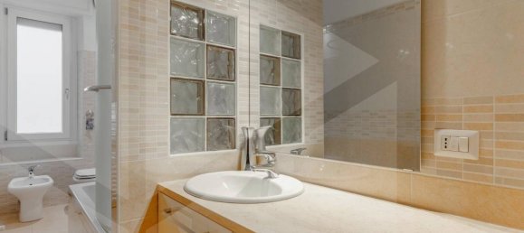 Apartamento de 3 divisões em Milan, Italy N.º 241225 21