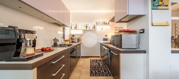 6 bedrooms House in Lavagno, Italy No. 315565 2